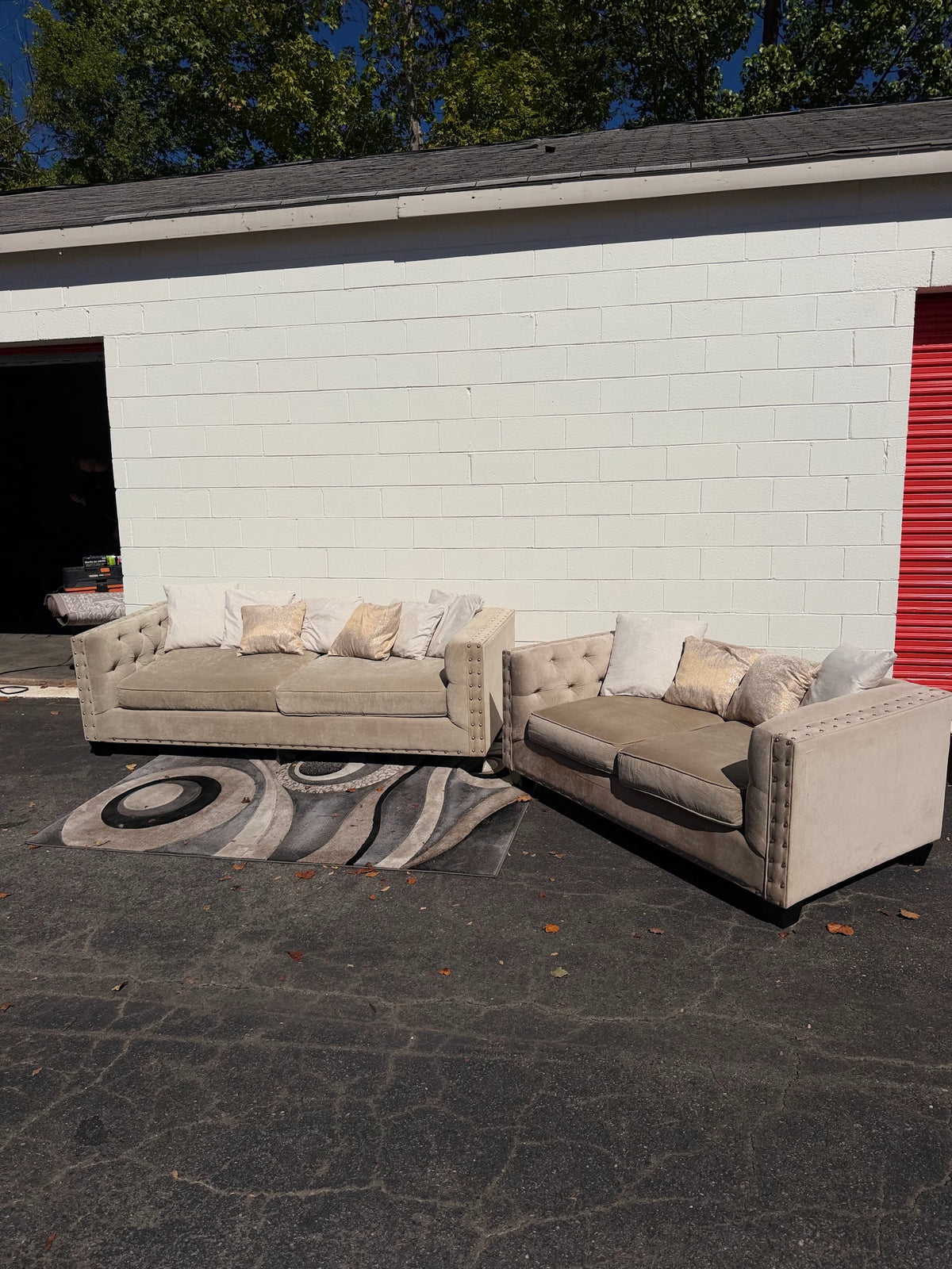 Cindy Crawford Sofa & Loveseat Set, photo 1