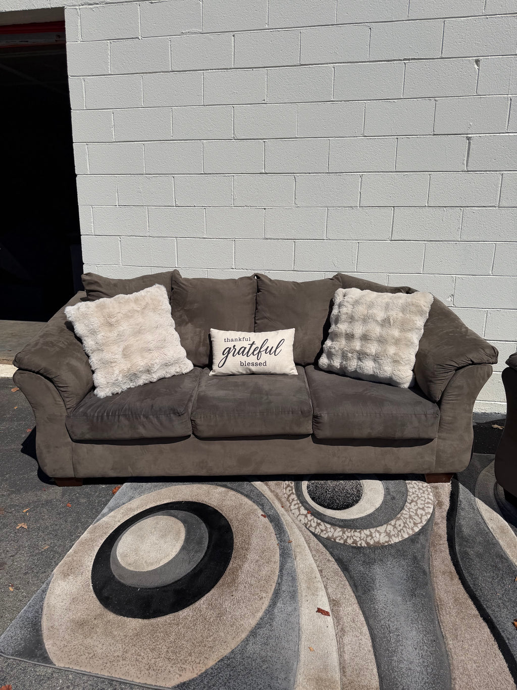 Ashley Darcy Sofa & Loveseat Set, photo 2