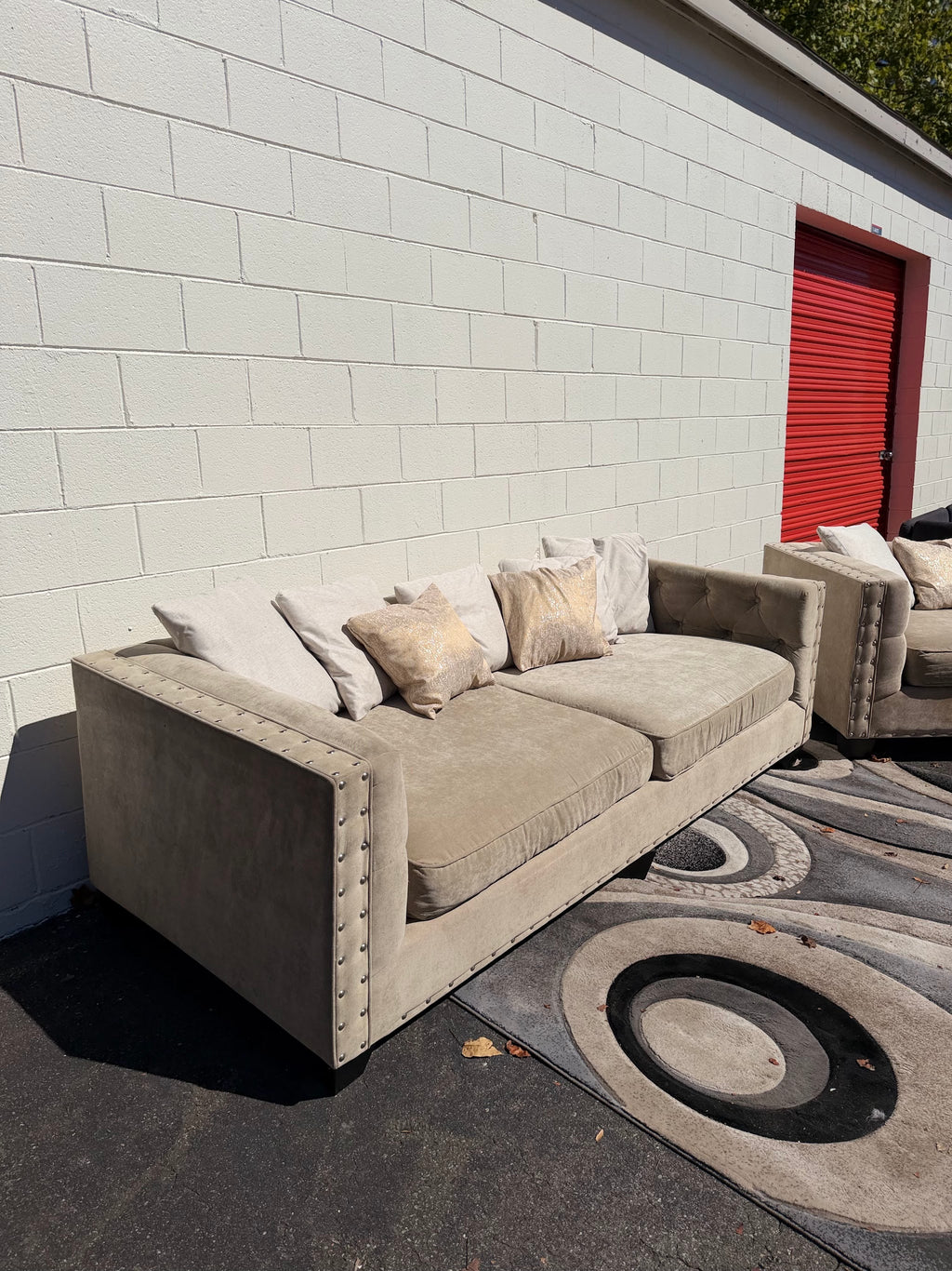 Cindy Crawford Sofa & Loveseat Set, photo 3