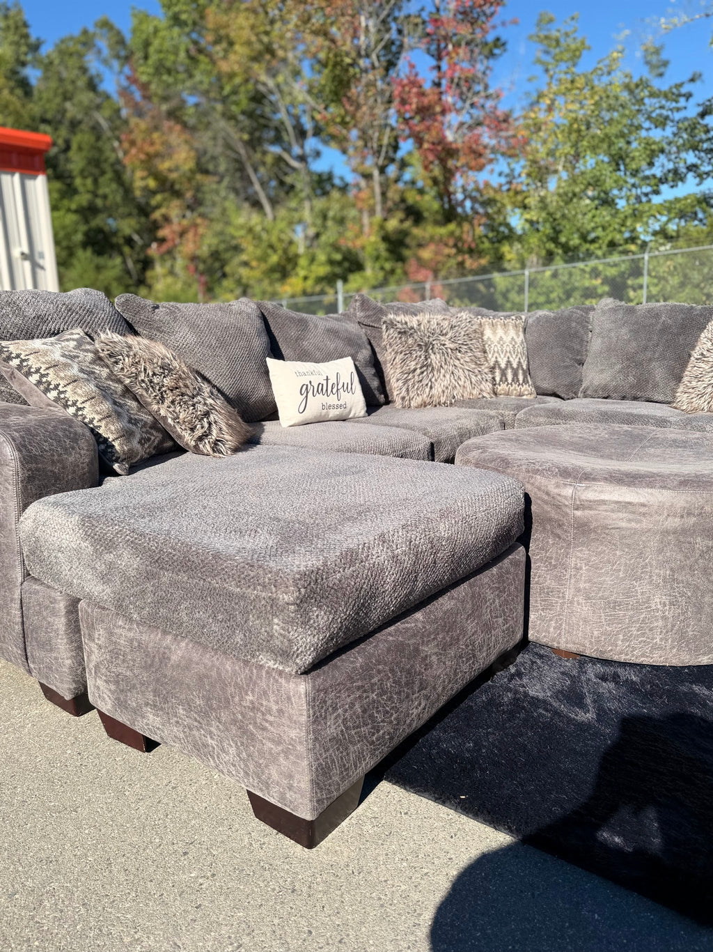 Ashley Two-Tone U-Shape Sectional, photo 6