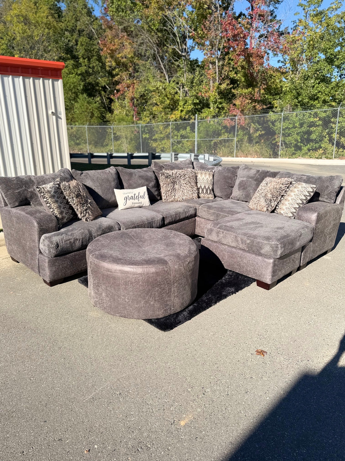 Ashley Two-Tone U-Shape Sectional, photo 1